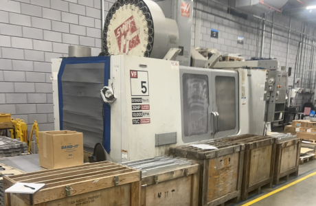 HAAS CNC Milling Machine Model VF5, Year of Manufacture 2006 40BT Holder, Power 30 HP Speed ​​10000 RPM, Cooling Through the Spindle