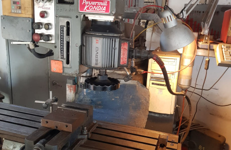 CNC milling machine KONDIA, SERVO control